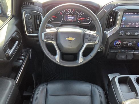 Used 2022 Chevrolet Silverado 1500 LT AWD/4WD image 14