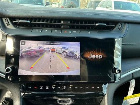 New 2026 Jeep Grand Cherokee Limited w/ Limited Altitude Package AWD/4WD image 18