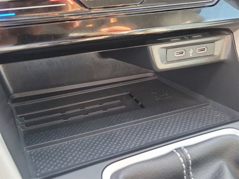 Certified 2025 Volkswagen Jetta SE image 25