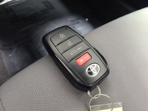 Used 2023 Toyota Corolla SE FWD image 33