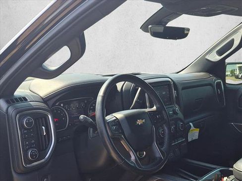 Used 2020 Chevrolet Silverado 1500 High Country w/ Technology Package AWD/4WD image 10