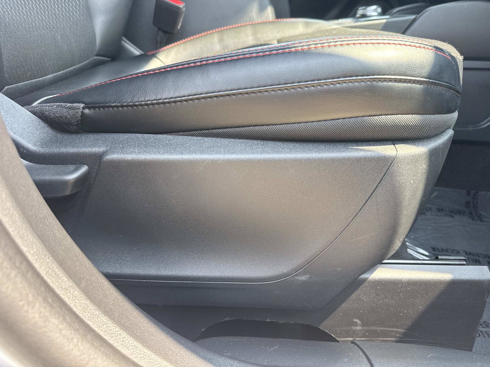 Used 2025 Ford Escape ST-Line FWD image 12