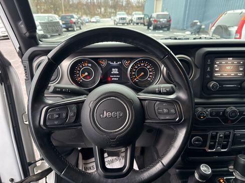 Used 2020 Jeep Gladiator Sport w/ Quick Order Package 24S image 17