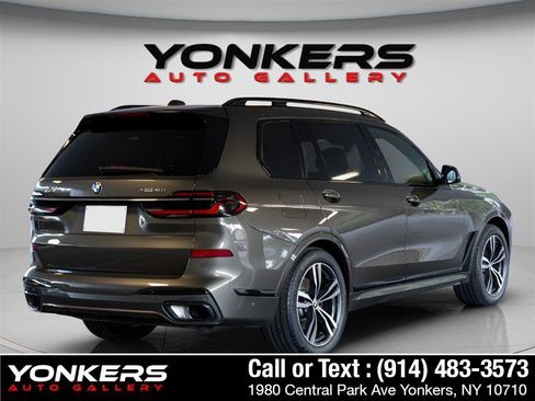 Used 2023 BMW X7 xDrive40i w/ M Sport Package AWD/4WD image 13