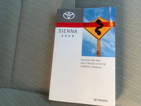 Used 2020 Toyota Sienna LE image 30