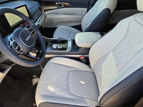 New 2026 Kia Carnival SX w/ SX Dark Edition Package image 9