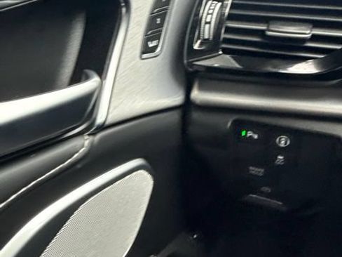 Used 2024 Acura RDX SH-AWD w/ Technology Package image 11