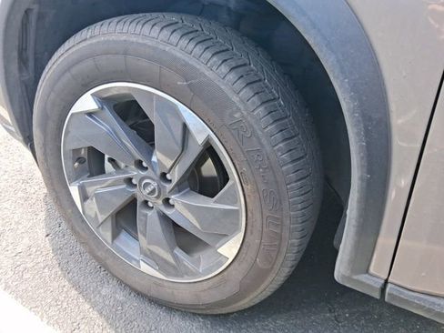 Used 2025 Nissan Rogue SV image 14