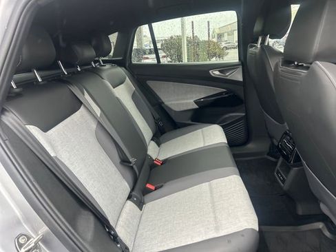 Used 2023 Volkswagen ID.4 Pro image 12