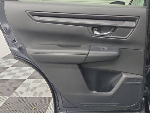Used 2025 Honda CR-V LX image 17