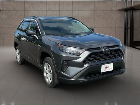 Used 2019 Toyota RAV4 LE image 6