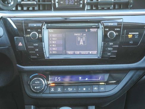 Used 2015 Toyota Corolla L image 14