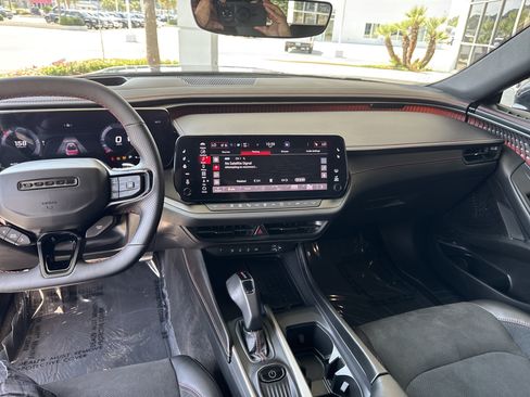 Used 2024 Dodge Charger Daytona Scat Pack w/ Plus Group AWD/4WD image 28