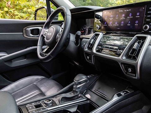 Certified 2022 Kia Sorento X-Line EX image 26