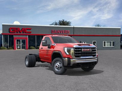New 2025 GMC Sierra 3500 Pro w/ Convenience Package