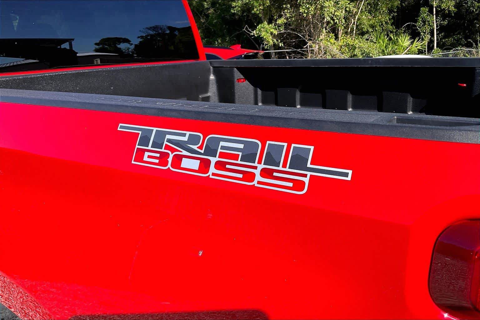 Used 2022 Chevrolet Silverado 1500 LT Trail Boss AWD/4WD image 9