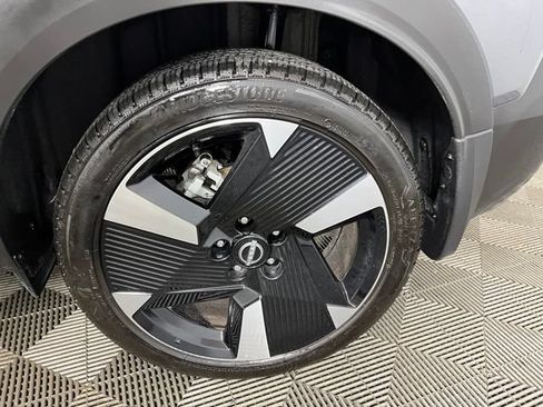 Used 2025 Nissan Kicks SR w/ SR Premium Package AWD/4WD image 22