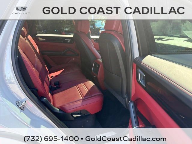 Used 2020 Porsche Cayenne AWD/4WD image 8