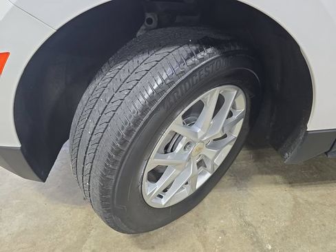 Used 2024 Chevrolet Equinox LS w/ LS Convenience Package AWD/4WD image 30