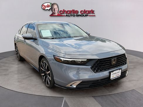 Used 2024 Honda Accord Touring image 7