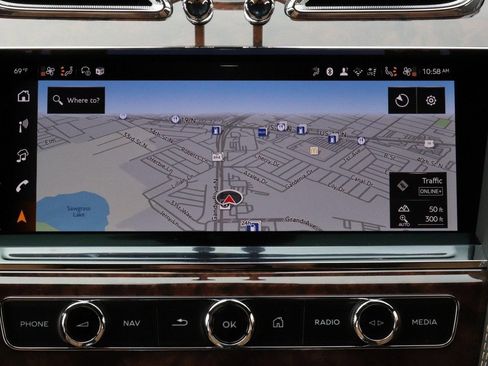 New 2025 Bentley Bentayga Extended Wheelbase image 16