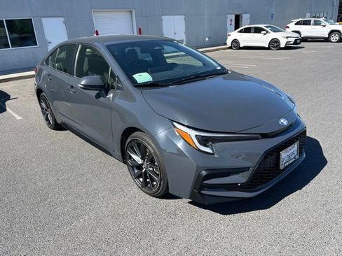 Used 2025 Toyota Corolla SE FWD image 1
