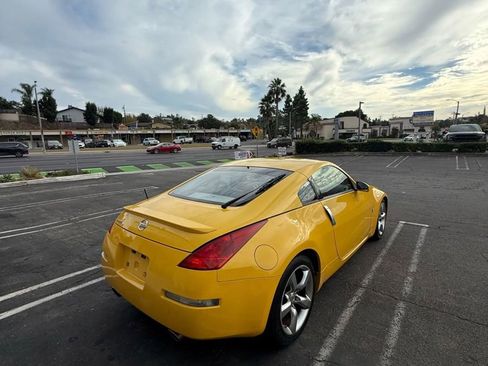 Used 2005 Nissan 350Z 35th Anniversary Edition w/ (N93) Cargo Convenience Pkg image 7