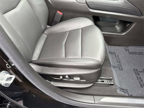 Used 2024 Cadillac XT5 Premium Luxury image 15