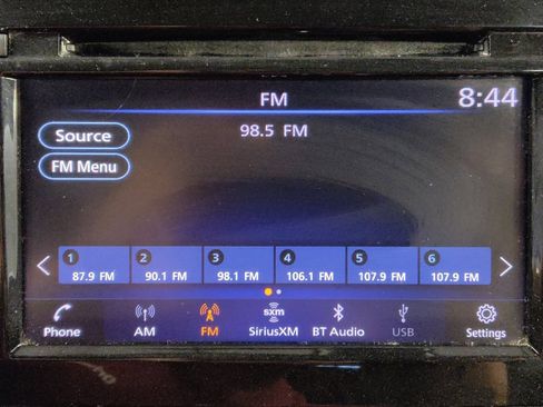 Used 2020 Nissan Rogue SV FWD image 25