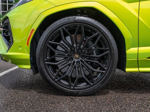 Used 2025 Lamborghini Urus SE AWD/4WD image 9