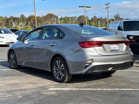 Used 2023 Kia Forte LXS w/ LXS Technology Package FWD image 14