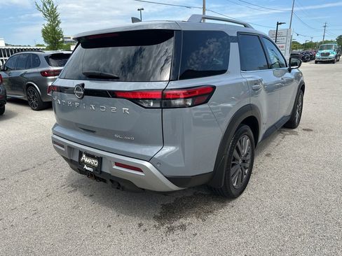 Used 2022 Nissan Pathfinder SL AWD/4WD image 7
