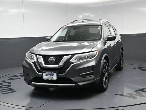 Used 2019 Nissan Rogue SV w/ Premium Package AWD/4WD image 11