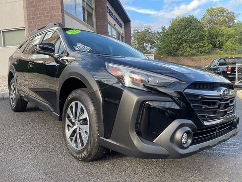 Used 2024 Subaru Outback Premium image 11