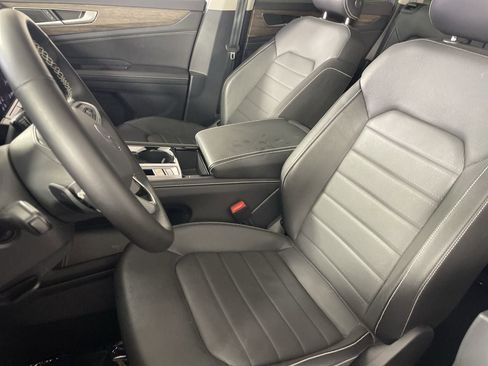 Used 2025 Volkswagen Atlas SEL image 19