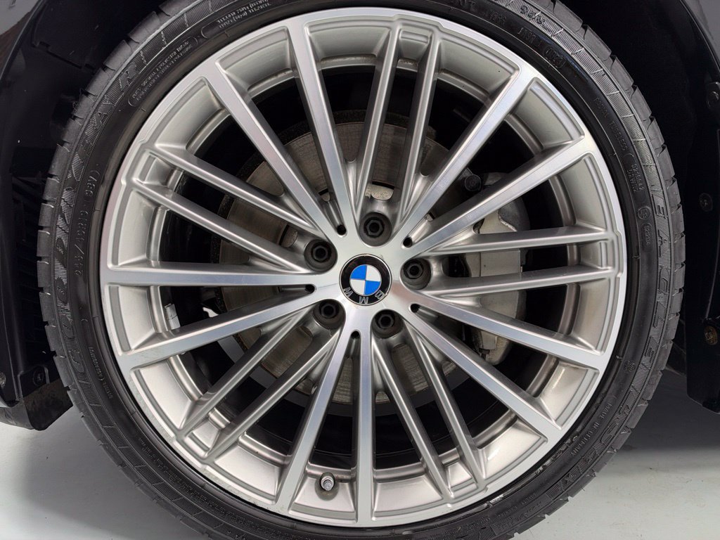 Used 2017 BMW 530i xDrive AWD/4WD image 9