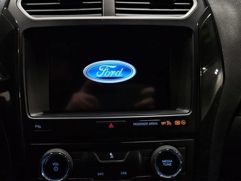 Certified 2017 Ford Explorer XLT w/ Equipment Group 202A AWD/4WD image 16