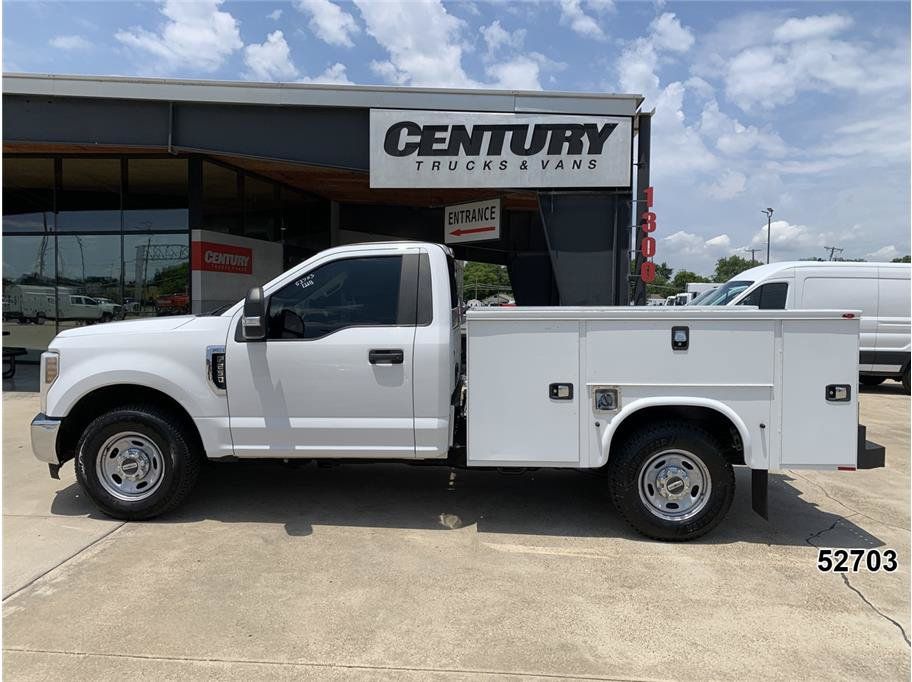 Used 2018 Ford F250 XL w/ Power Equipment Group RWD image 4