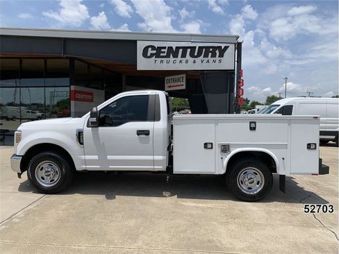 Used 2018 Ford F250 XL w/ Power Equipment Group RWD image 4