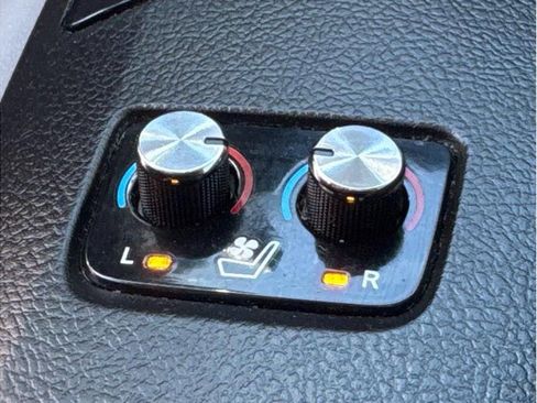 Used 2013 Toyota Avalon Limited image 11