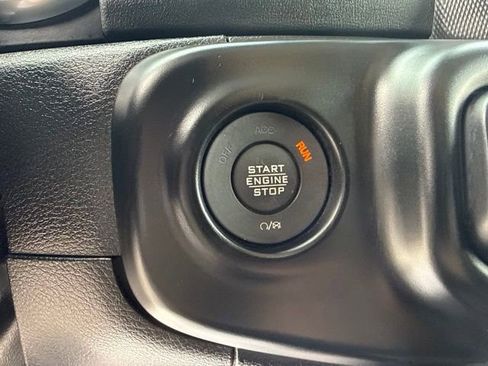 Used 2022 Jeep Gladiator Overland AWD/4WD image 25