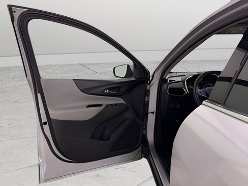 Used 2019 Chevrolet Equinox LT image 17