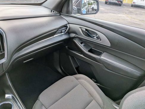 Used 2023 Chevrolet Traverse LT FWD image 20