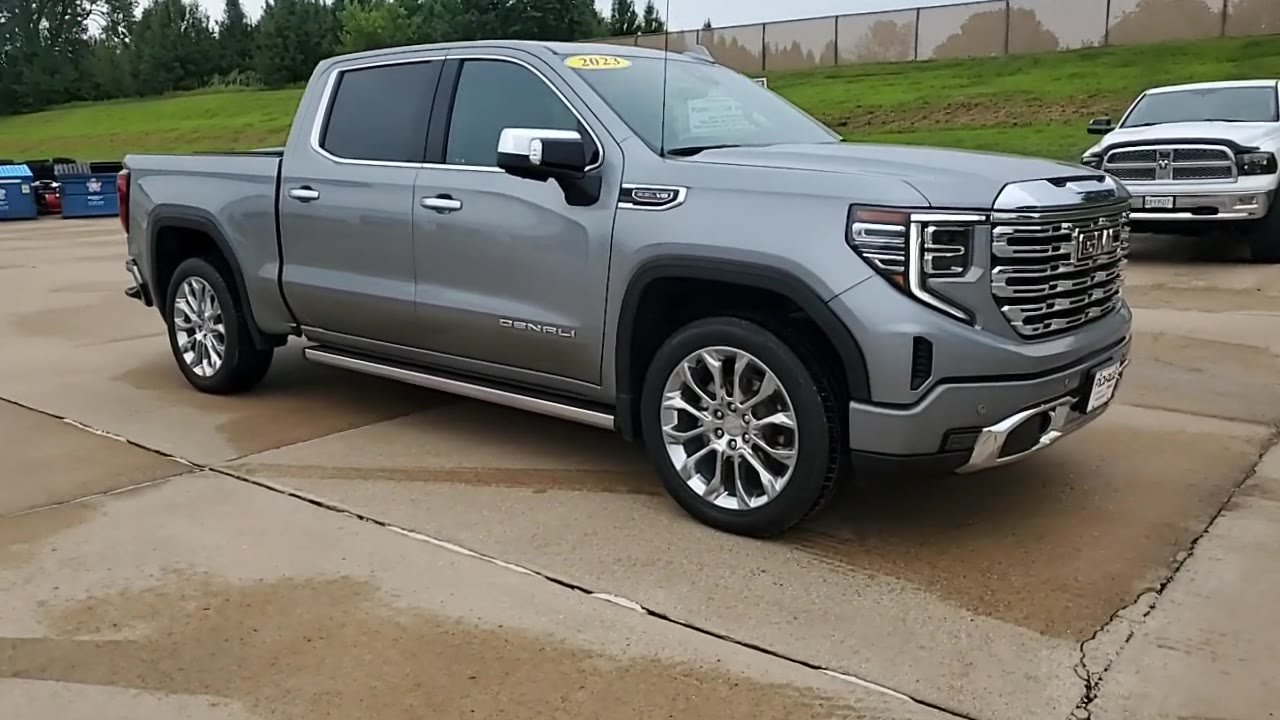 Used 2023 GMC Sierra 1500 Denali w/ Denali Reserve Package AWD/4WD image 2