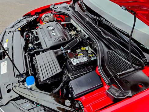 Used 2019 Volkswagen Jetta GLI Autobahn image 34