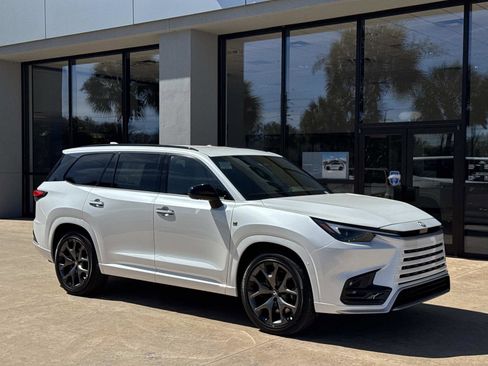 New 2026 Lexus TX 500h AWD image 1