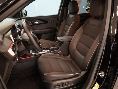 Certified 2023 Chevrolet TrailBlazer RS w/ Convenience Package AWD/4WD image 3