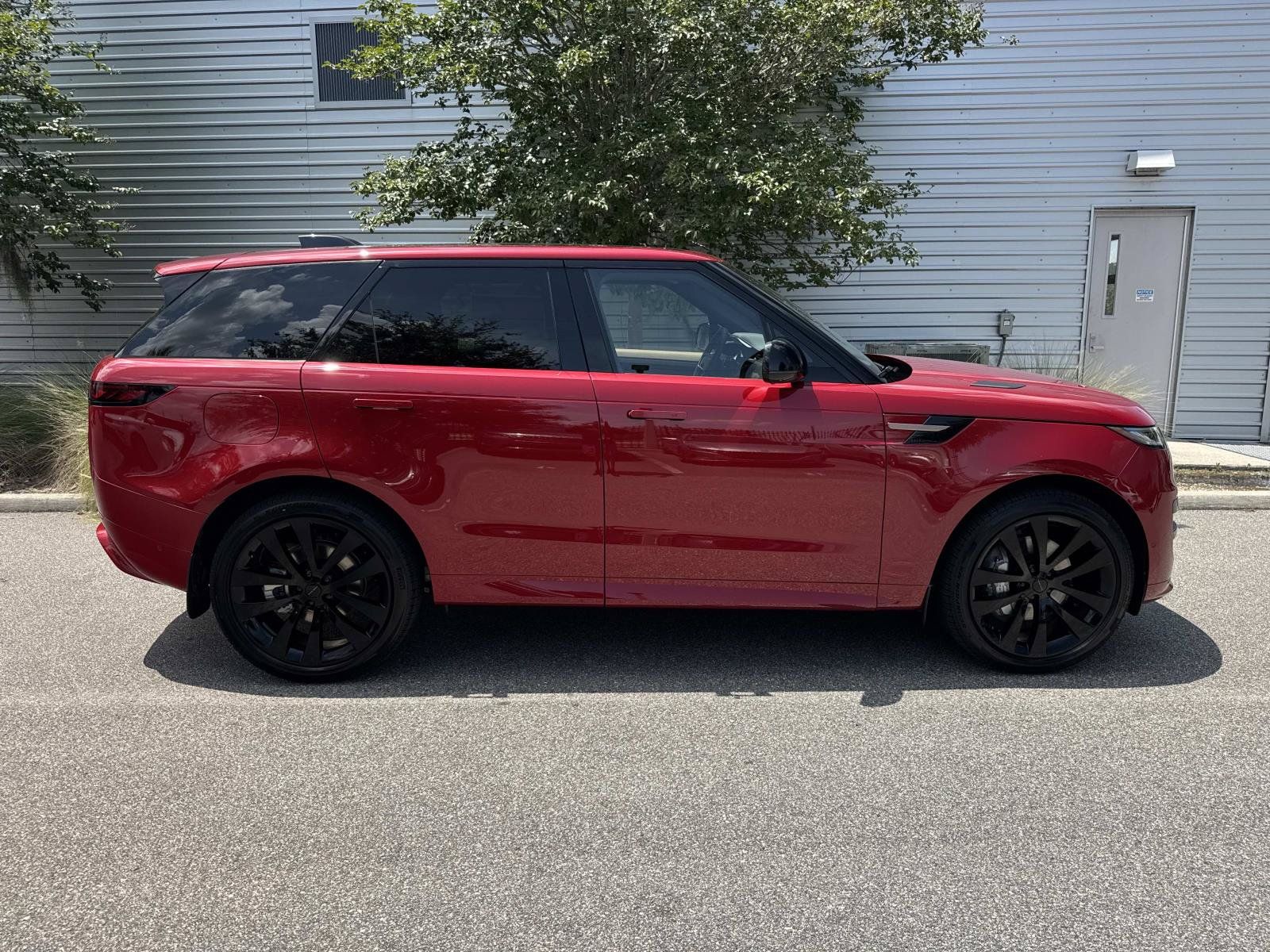 New 2026 Land Rover Range Rover Sport Dynamic SE AWD/4WD image 5