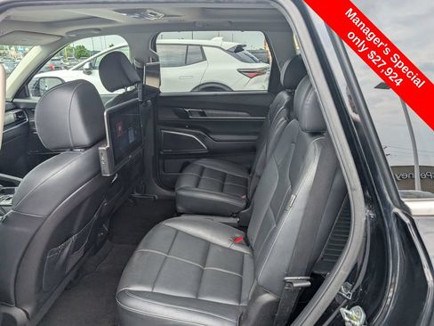 Used 2023 Kia Telluride SX AWD/4WD image 9