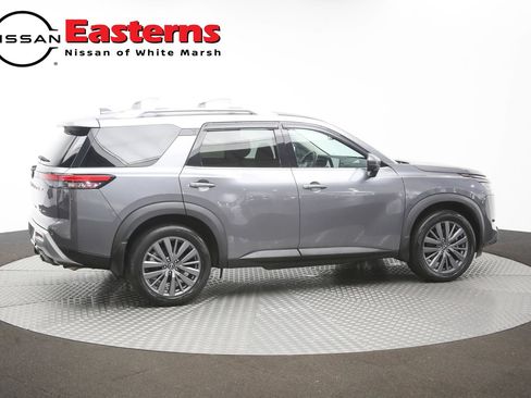 Used 2024 Nissan Pathfinder SL AWD/4WD image 43